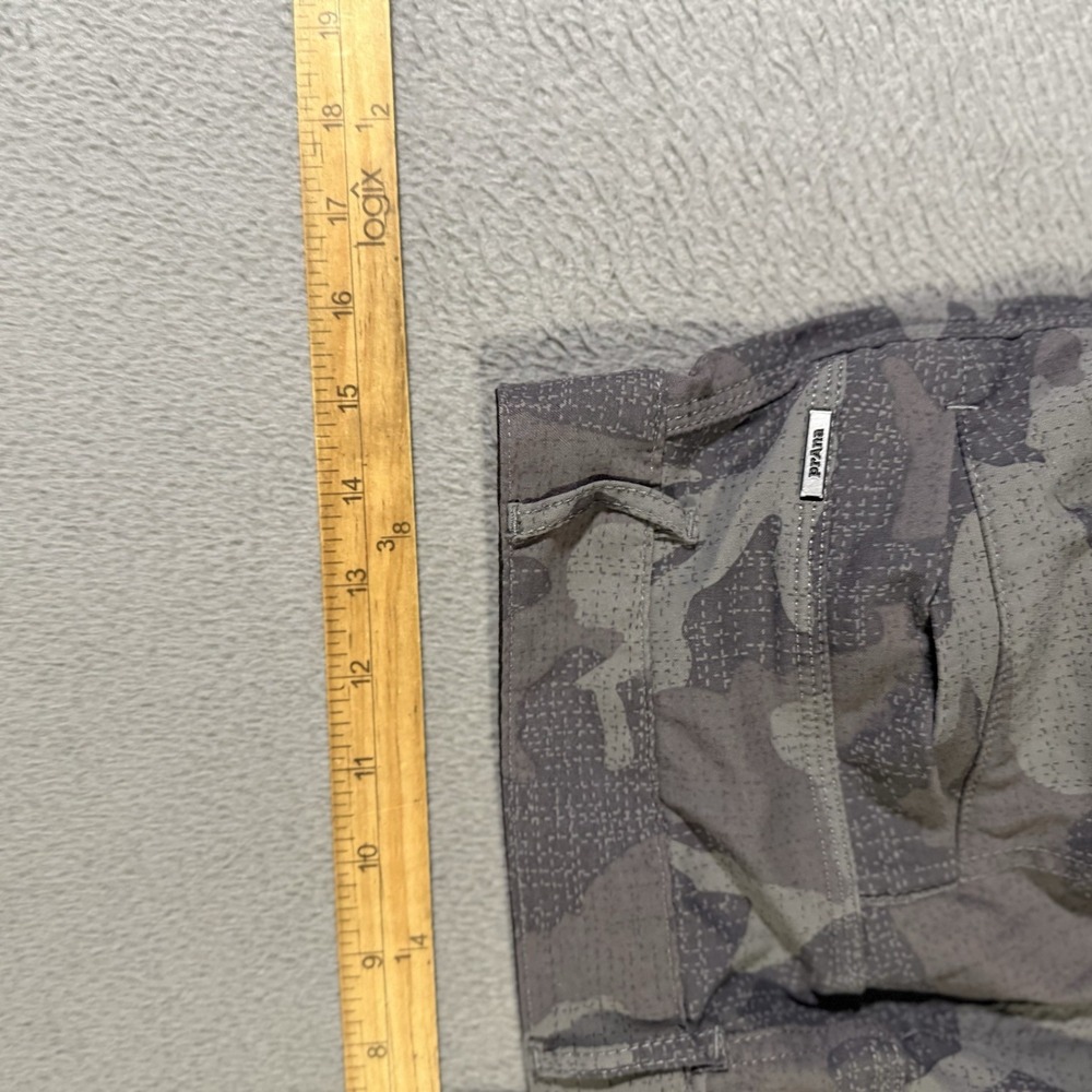 Prana‎ Pants Womens 8 Gray Camo Cargo Convertible Capris Straight Leg Outdoors - Picture 6 of 6
